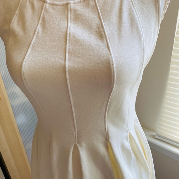Adorable soft but structured ivory dress by Monteau Los Angeles - Picture 2 of 7